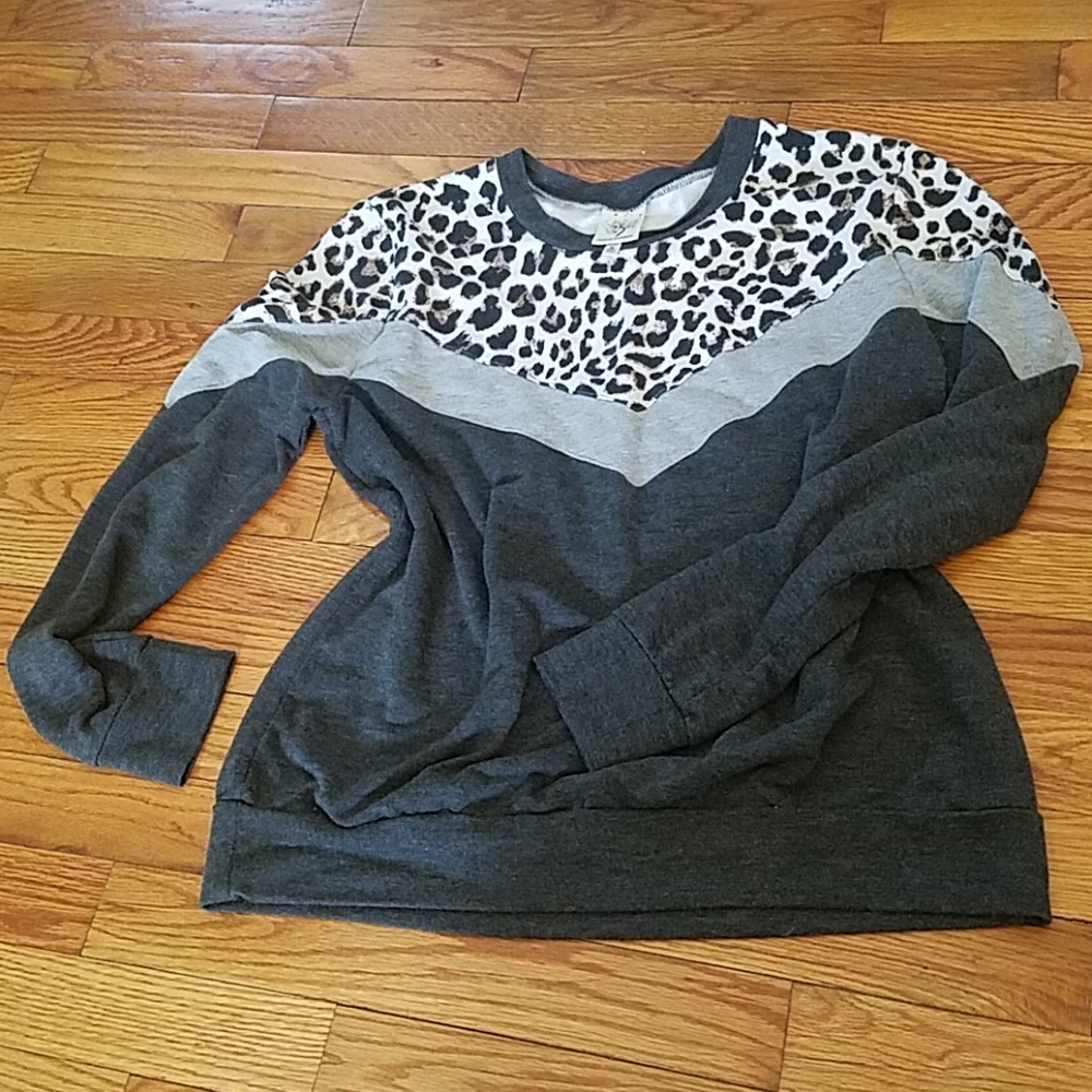 LEOPARD PRINT COLORBLOCK LONG SLEEVE